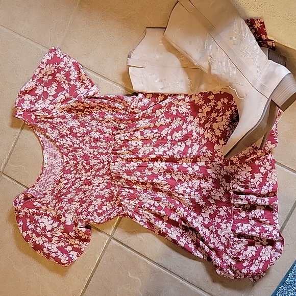 JODIFL Dresses & Skirts - JODIFL : smocked floral dress